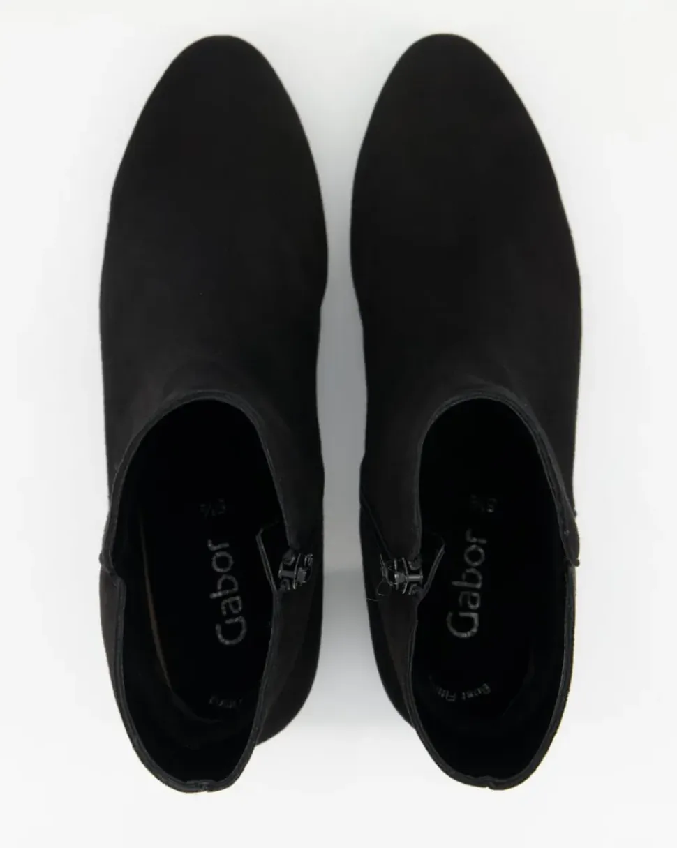55.680.17 Stiefeletten in Schwarz