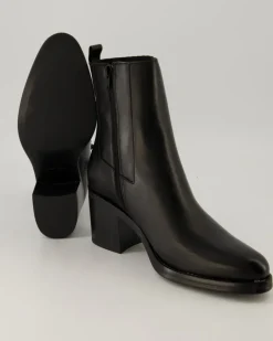 2403-17-05 Stiefeletten in Schwarz