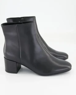 81341000100 Stiefeletten in Schwarz