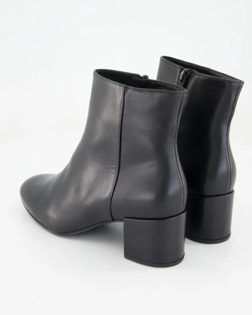 81341000100 Stiefeletten in Schwarz