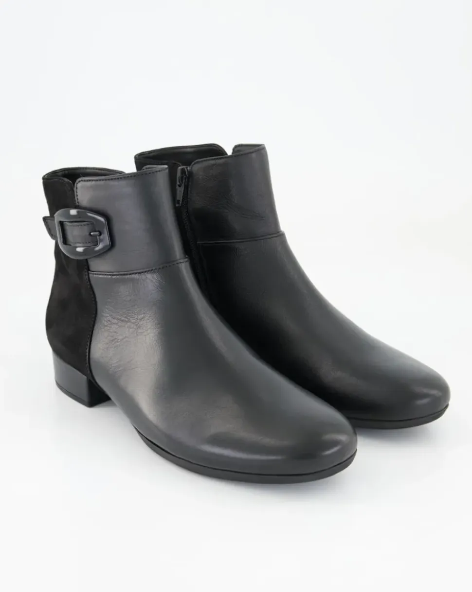 52.714.67 Stiefeletten in Schwarz