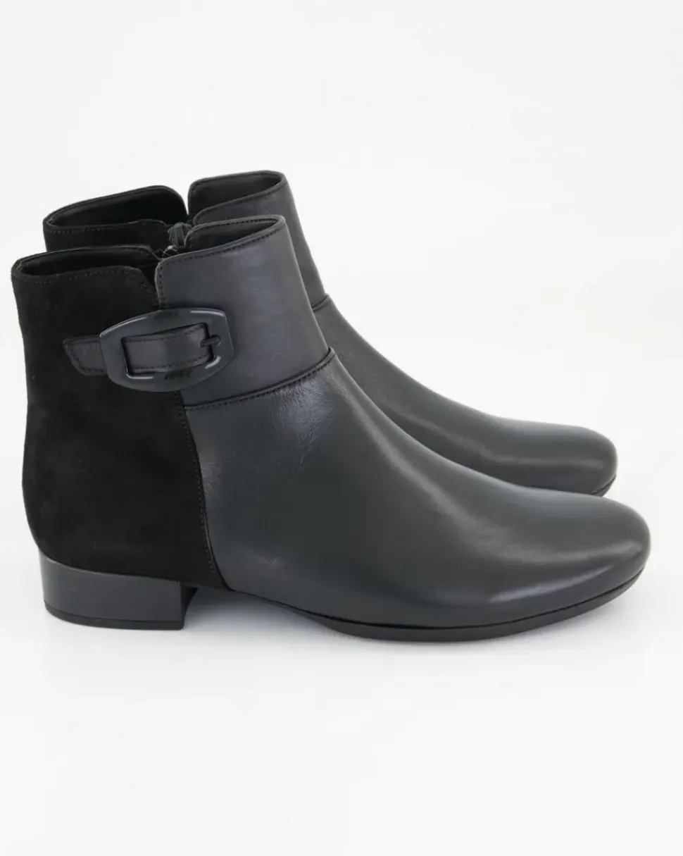 52.714.67 Stiefeletten in Schwarz