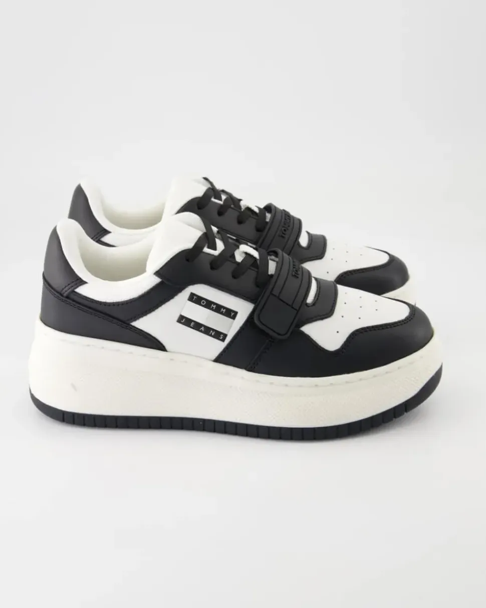 TJW Retro Basket Sneaker in Schwarz