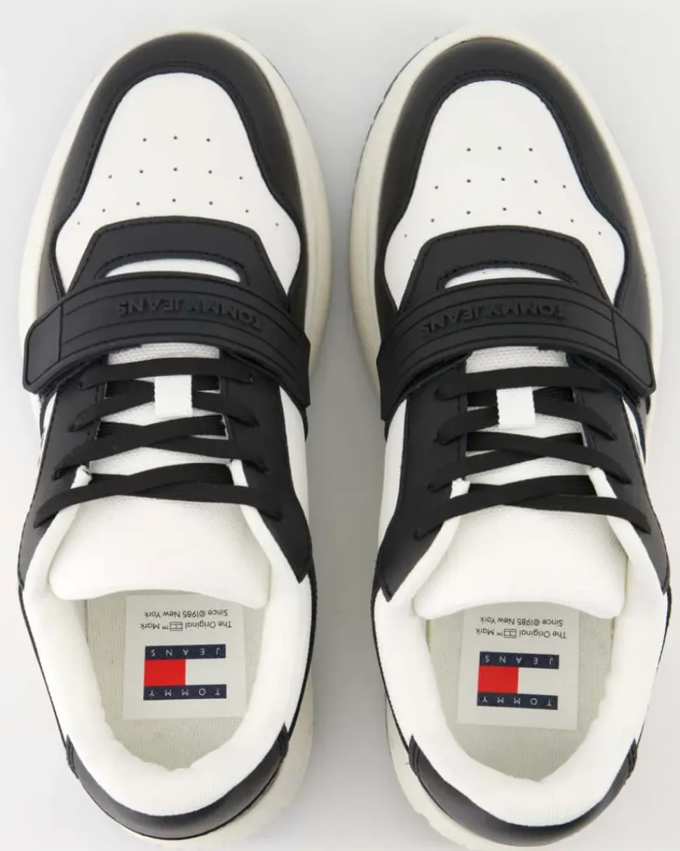 TJW Retro Basket Sneaker in Schwarz