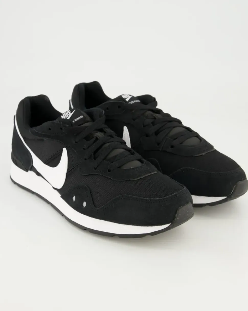 Venture Runner Sneaker in Schwarz