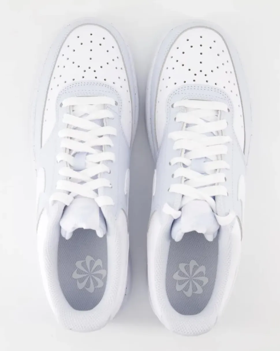 W Nike Court Vison Lo Sneaker in Grau