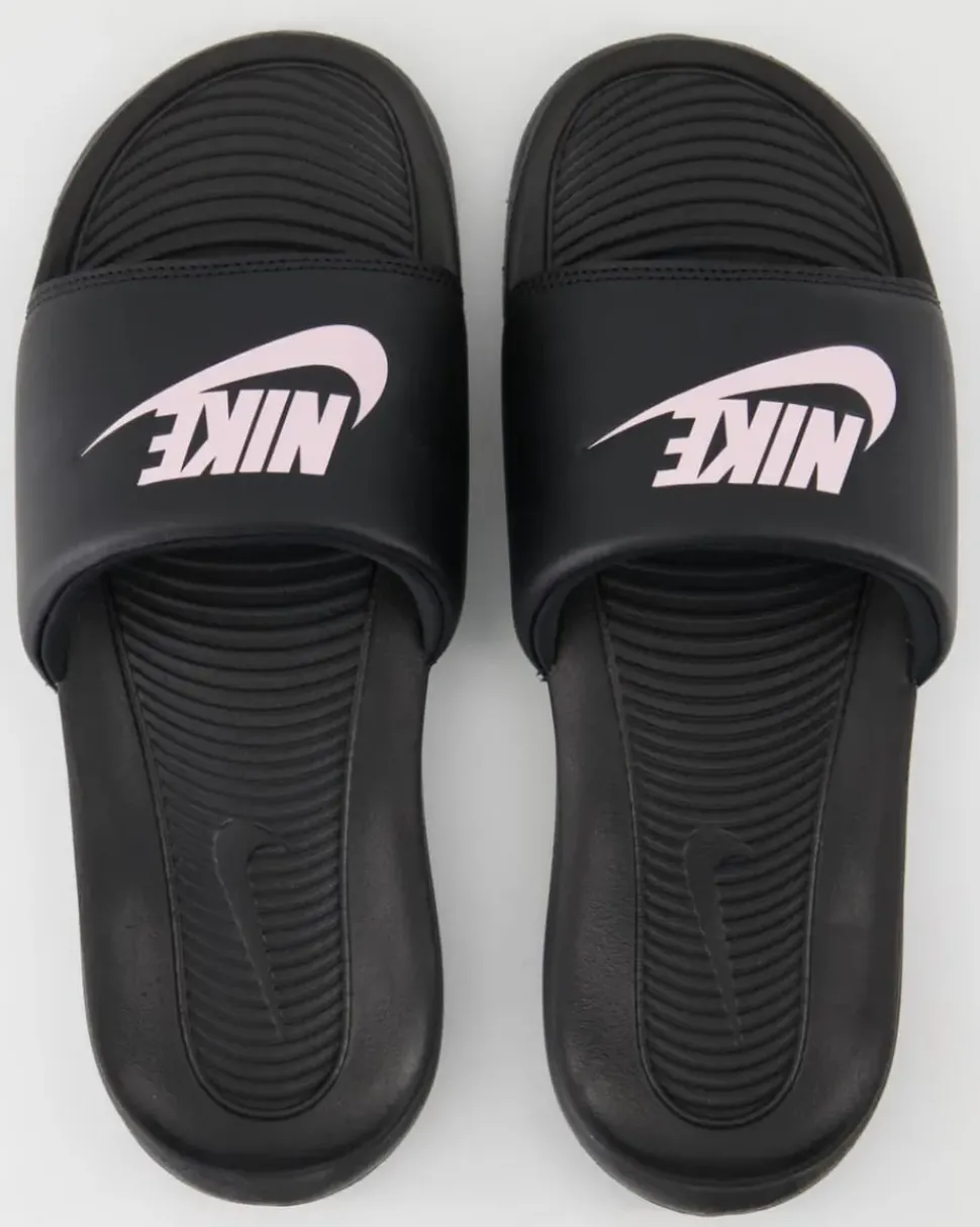 W Nike Victori Pantoletten in Schwarz